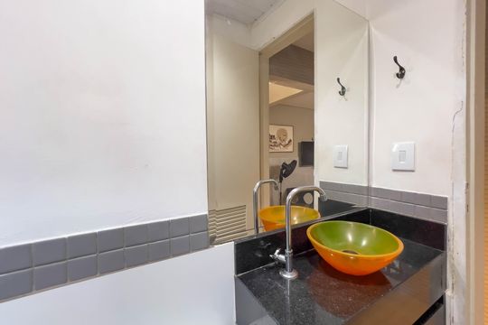 Banheiro de casa de condomínio para alugar com 1 quarto, 20m² em Vila Mariana, São Paulo