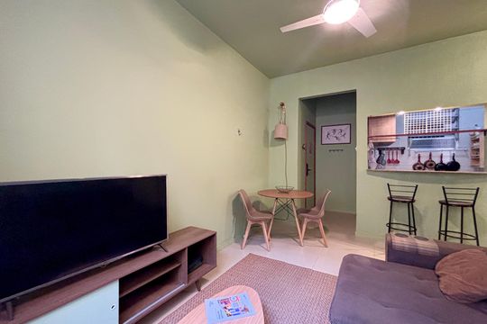 Sala de apartamento para alugar com 1 quarto, 40m² em Copacabana, Rio de Janeiro