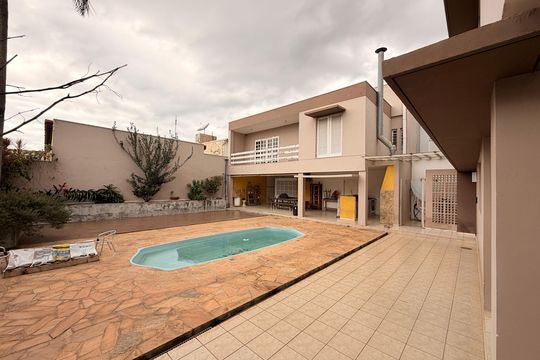 Quintal com Piscina de casa à venda com 4 quartos, 500m² em Vila Agricola, Jundiaí