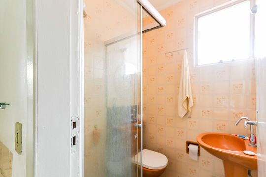 Banheiro de apartamento à venda com 3 quartos, 136m² em Jardim Jussara, São Paulo