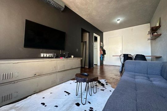 Sala de apartamento à venda com 1 quarto, 48m² em Cidade Baixa, Porto Alegre