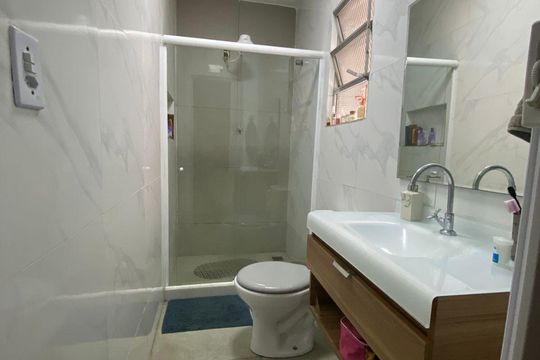 Banheiro de casa à venda com 2 quartos, 56m² em Penha, Rio de Janeiro