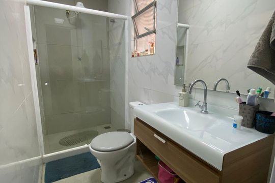 Banheiro de casa à venda com 2 quartos, 56m² em Penha, Rio de Janeiro