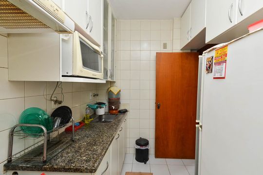 Cozinha de apartamento para alugar com 2 quartos, 47m² em Sagrada Família, Belo Horizonte