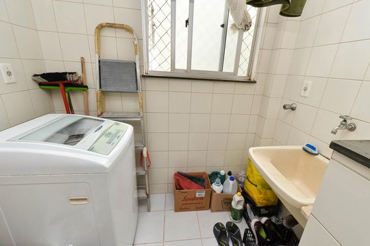 Área de Serviço de apartamento para alugar com 2 quartos, 47m² em Sagrada Família, Belo Horizonte