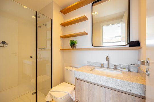 Banheiro de apartamento à venda com 1 quarto, 28m² em Itaim Bibi, São Paulo
