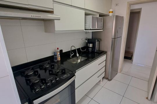 Cozinha de apartamento à venda com 2 quartos, 48m² em Padroeira, Osasco