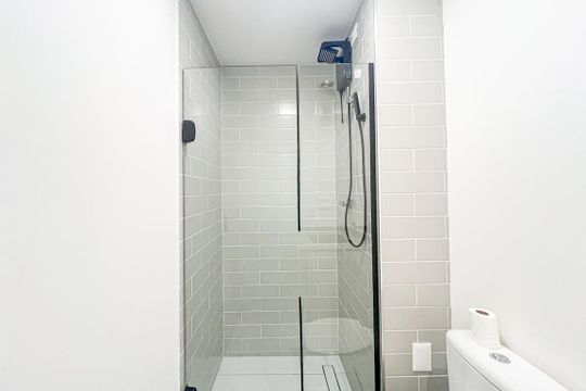 Banheiro de apartamento para alugar com 1 quarto, 33m² em Pompeia, São Paulo