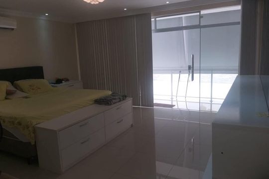 Casa à venda com 3 quartos, 650m² em Jacarepaguá, Rio de Janeiro