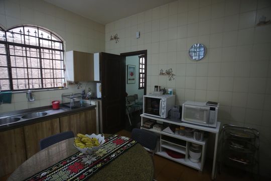 Cozinha de casa à venda com 4 quartos, 360m² em Alto Caiçaras, Belo Horizonte