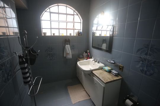 Suite de casa à venda com 4 quartos, 360m² em Alto Caiçaras, Belo Horizonte