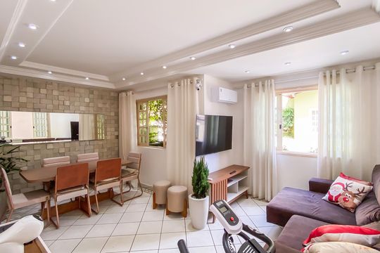 Casa de Condomínio à venda com 3 quartos, 195m² em Vila Robertina, São Paulo