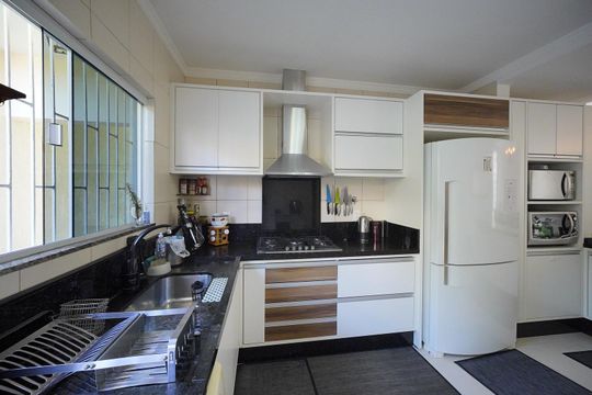 Cozinha de casa para alugar com 5 quartos, 359m² em Coloninha, Florianópolis