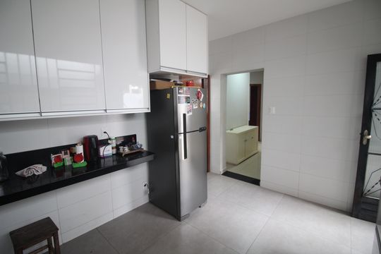 Cozinha de casa à venda com 4 quartos, 256m² em Milionarios (barreiro, Belo Horizonte