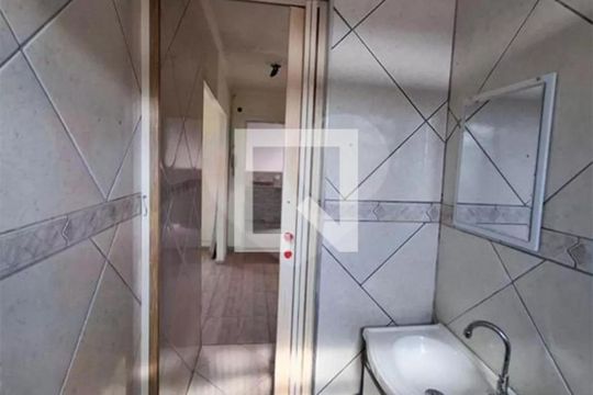 Banheiro de apartamento à venda com 2 quartos, 52m² em Conjunto Habitacional Teotonio Vilela, São Paulo