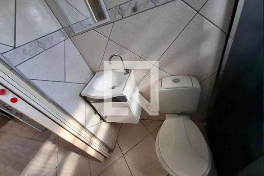 Banheiro de apartamento à venda com 2 quartos, 52m² em Conjunto Habitacional Teotonio Vilela, São Paulo