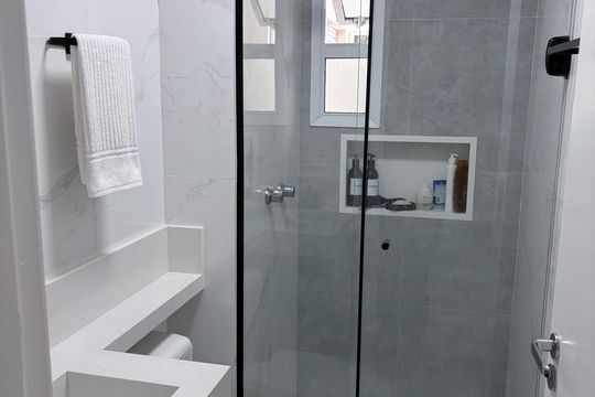 Banheiro de apartamento à venda com 2 quartos, 62m² em Vila Caraguata, São Paulo