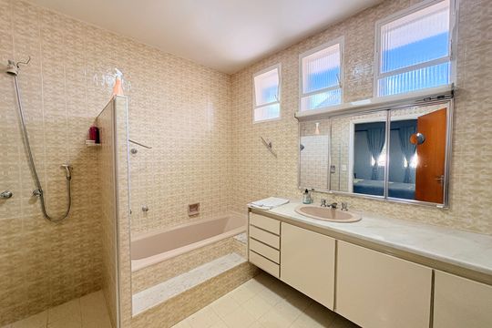 Banheiro da Suíte de casa à venda com 4 quartos, 320m² em Jardim Brasil, Jundiaí