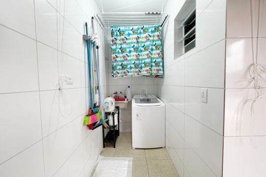 Casa para alugar com 3 quartos, 209m² em Vila Santa Maria, São Paulo