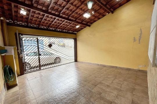 Casa para alugar com 3 quartos, 209m² em Vila Santa Maria, São Paulo