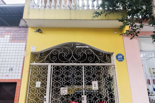 Fachada de casa à venda com 2 quartos, 109m² em Cidade Mãe do Céu, São Paulo