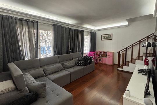 Sala de casa para alugar com 3 quartos, 208m² em Vila Valparaíso, Santo André