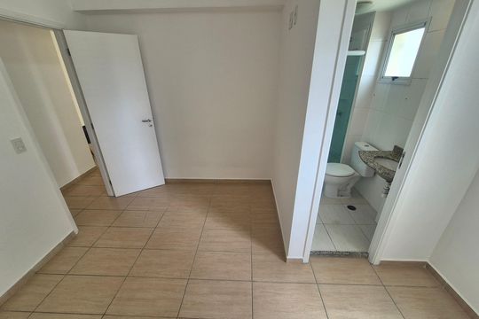 Apartamento à venda com 3 quartos, 77m² em Jardim Cláudia, São Paulo