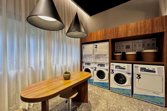 Área comum de kitnet/studio para alugar com 1 quarto, 25m² em Santo Amaro, São Paulo
