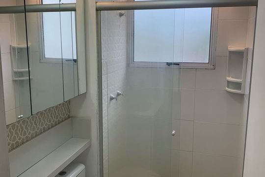 Banheiro de apartamento à venda com 2 quartos, 40m² em Canudos, Novo Hamburgo