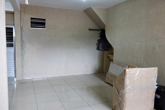 Garagem de casa à venda com 2 quartos, 210m² em Rochdale, Osasco