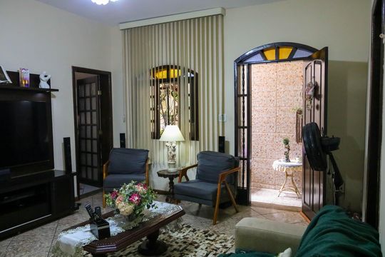 Sala de casa para alugar com 3 quartos, 217m² em Encantado, Rio de Janeiro