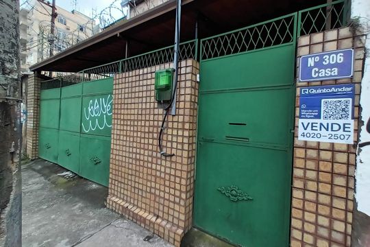 Fachada de casa para alugar com 3 quartos, 217m² em Encantado, Rio de Janeiro