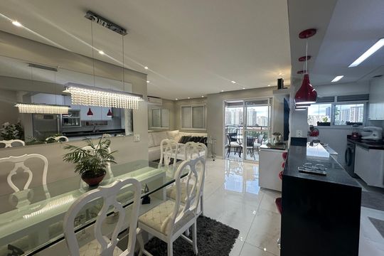 Sala de apartamento à venda com 1 quarto, 76m² em Jardim Tupanci, Barueri