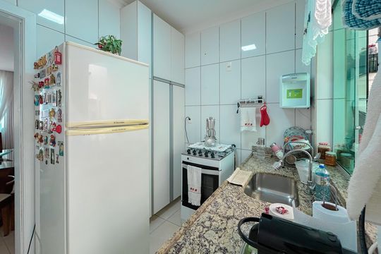 Apartamento à venda com 3 quartos, 178m² em Heliópolis, Belo Horizonte