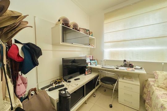 Apartamento à venda com 3 quartos, 178m² em Heliópolis, Belo Horizonte