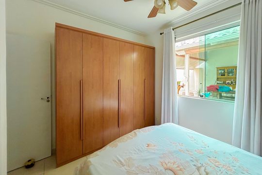 Apartamento à venda com 3 quartos, 178m² em Heliópolis, Belo Horizonte