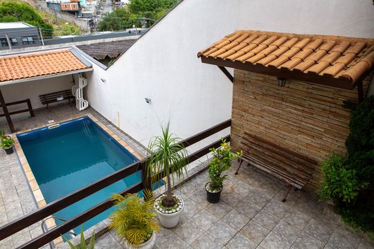 Quintal - Piscina de casa para alugar com 3 quartos, 395m² em Jardim Pazini, São Paulo