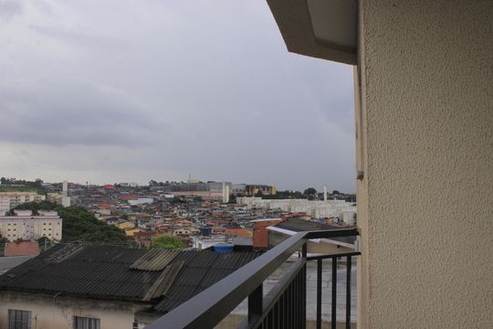 Varanda  de apartamento à venda com 2 quartos, 52m² em Parque Jurema, Guarulhos