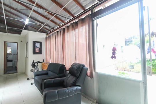 Casa para alugar com 2 quartos, 110m² em Vila Bancaria, São Paulo
