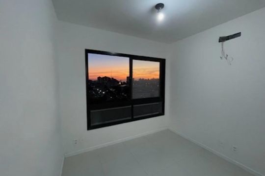Quarto de apartamento à venda com 1 quarto, 47m² em Azenha, Porto Alegre