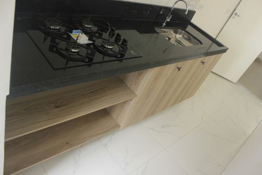 Cozinha de apartamento à venda com 2 quartos, 52m² em Parque Jurema, Guarulhos