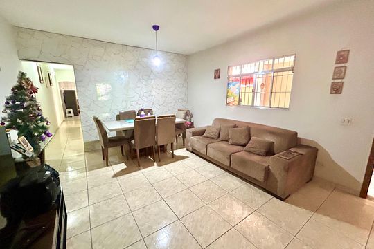 Casa para alugar com 3 quartos, 260m² em Vila Barros, Guarulhos