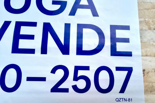 Código da placa QZTN-81 de casa para alugar com 3 quartos, 260m² em Vila Barros, Guarulhos