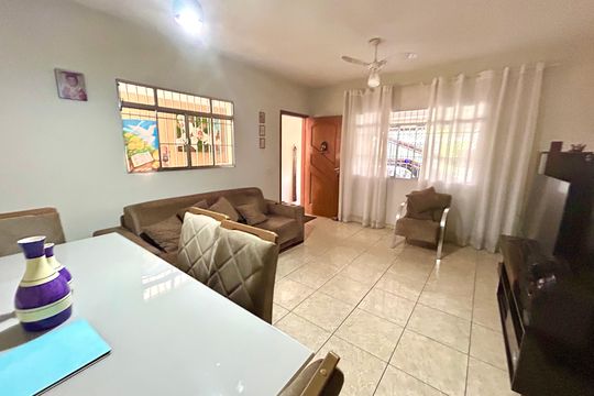 Sala de casa para alugar com 3 quartos, 260m² em Vila Barros, Guarulhos