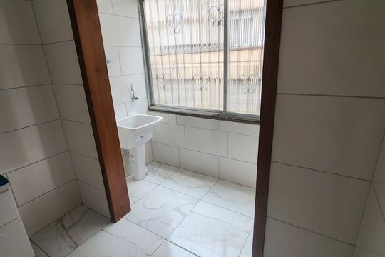 Área de serviço de apartamento à venda com 2 quartos, 64m² em Rubem Berta, Porto Alegre