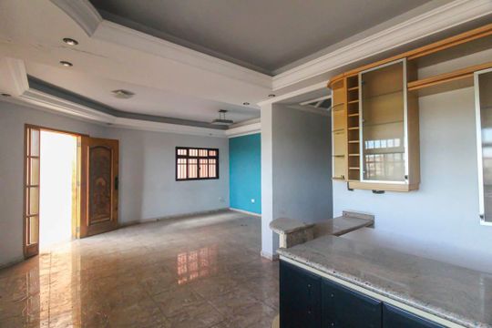 Casa à venda com 3 quartos, 200m² em Vila Industrial, São Paulo