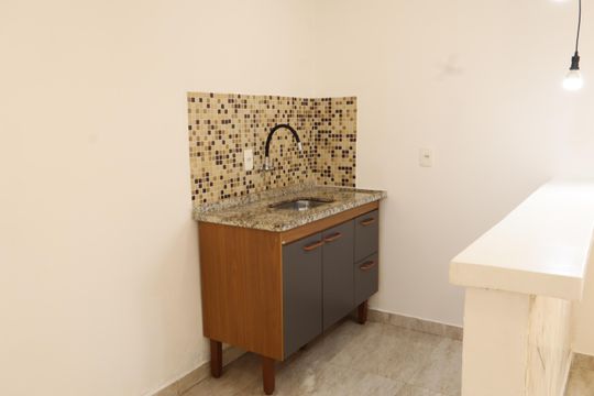 Cozinha de casa para alugar com 1 quarto, 33m² em Vila Celeste, São Paulo