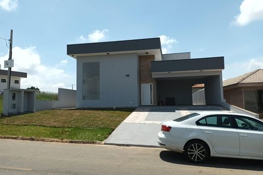 Casa de Condomínio para alugar com 3 quartos, 200m² em Parque Mirante da Mata, Cotia