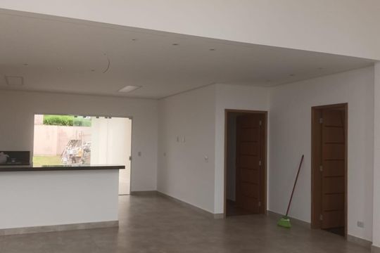 Casa de Condomínio para alugar com 3 quartos, 200m² em Parque Mirante da Mata, Cotia