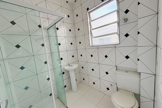 Banheiro de apartamento à venda com 2 quartos, 51m² em Santo Amaro, São Paulo